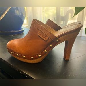 COACH. Tan leather Georgett